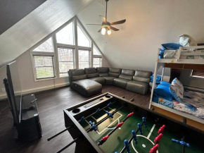 Family Fun Apt! Kid Friendly Loft, Coffee, Popcorn, Snowcones, Games, Poker